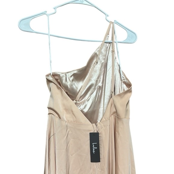Lulu’s NWT Steal My Heart Champagne Satin Asymmetrical Maxi Evening Dress Size M - Picture 7 of 14